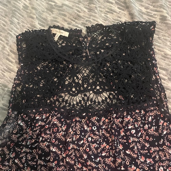 Maurice’s lace detail flowy tank. - Picture 4 of 6